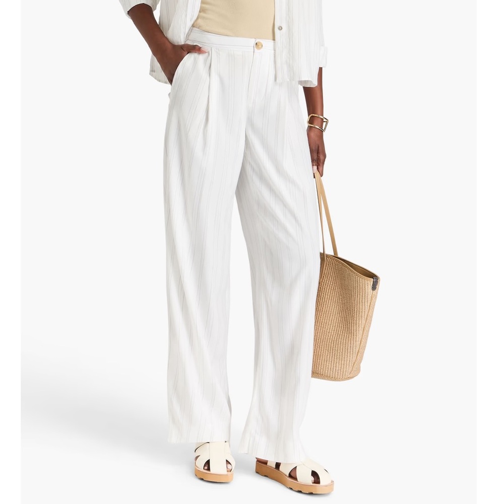 NWT🤍VINCE. Pampas White Pin Stripe Pleated Pant. Size 2